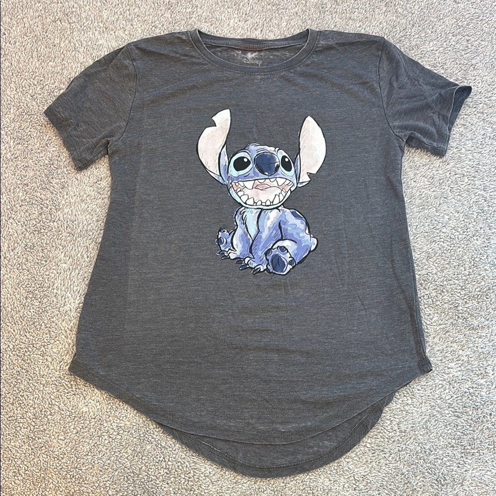 Gray Short Sleeve Tee with Stitch Design